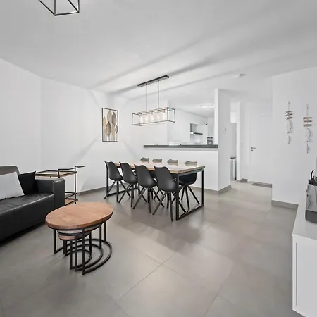 아파트 In With Sea Views