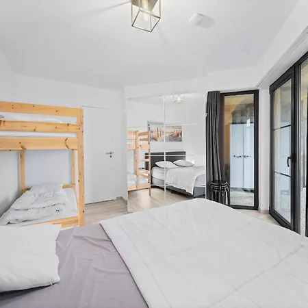 아파트 In With Sea Views *